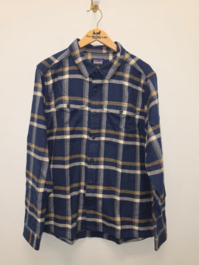Men's Patagonia | Fjord Flannel Shirt | Crossing: New Navy