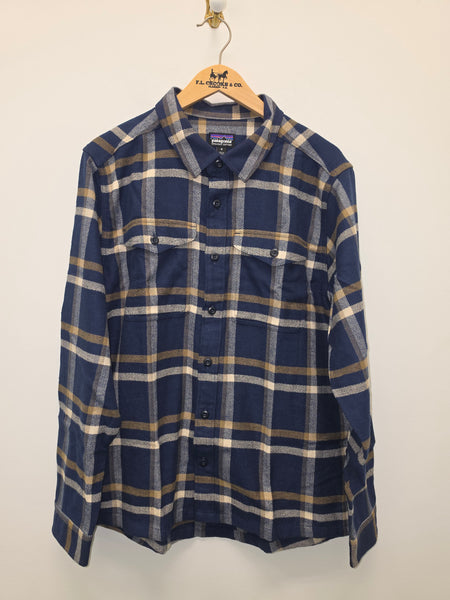 Men's Patagonia | Fjord Flannel Shirt | Crossing: New Navy