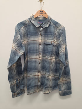 Men's Patagonia | Fjord Lightweight Flannel Shirt | Melting Ombre: Summit Blue