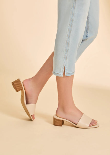 Women's French Dressing | Olivia Capri Denim | Light Blue