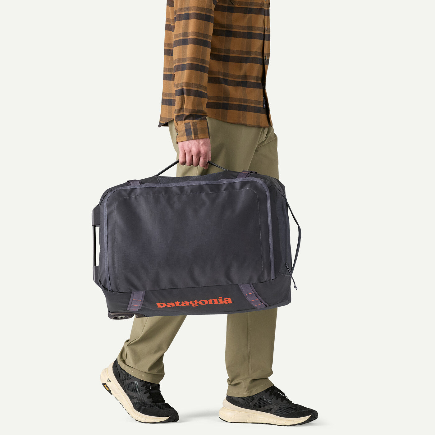 patagonia black hole wheeled duffel dimensions Patagonia Black Hole Wheeled Duffel 40 Liter Smolder Blue