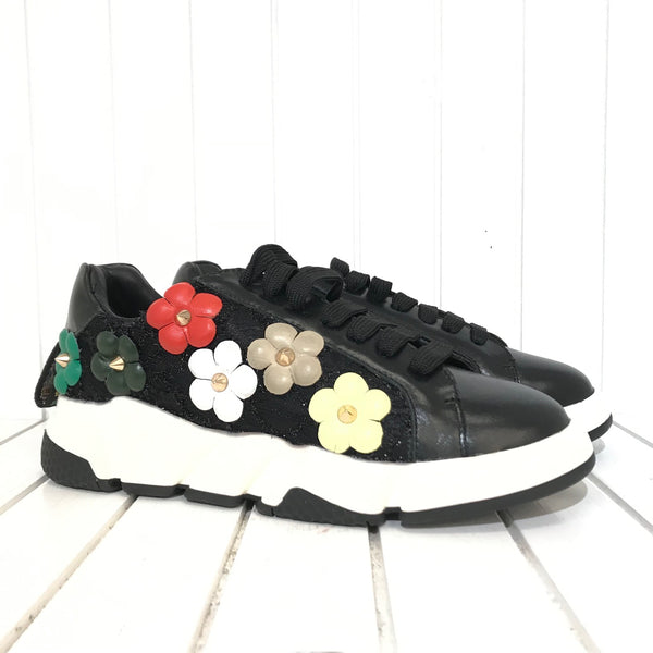 Women's Kiss Kiss | Flower Power Bella Grace Shoe | Black
