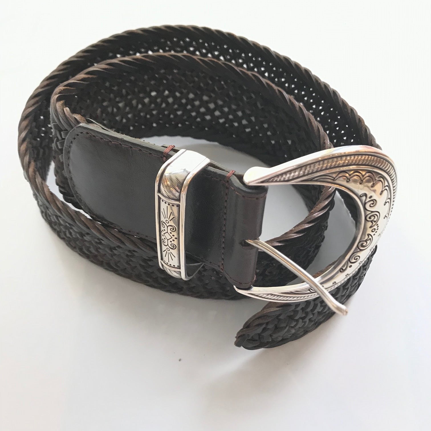 Wide clearance braided belt